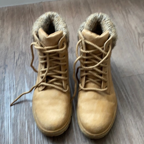 Cliffs by White Mountain Winter Boots - Picture 1 of 3